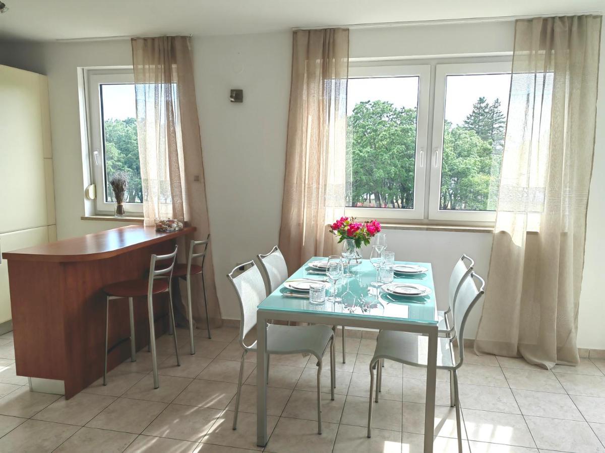 Sea View Apartment & Studio Apartment Bruno Umag Bagian luar foto