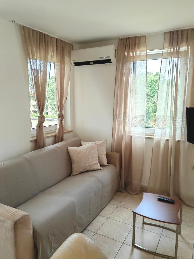 Sea View Apartment & Studio Apartment Bruno Umag Bagian luar foto