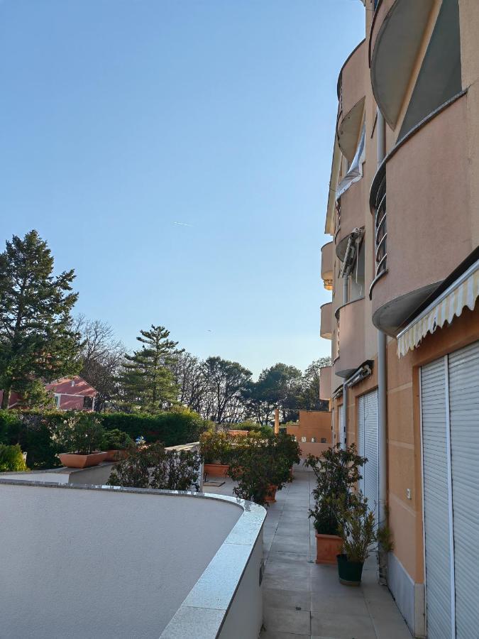 Sea View Apartment & Studio Apartment Bruno Umag Bagian luar foto