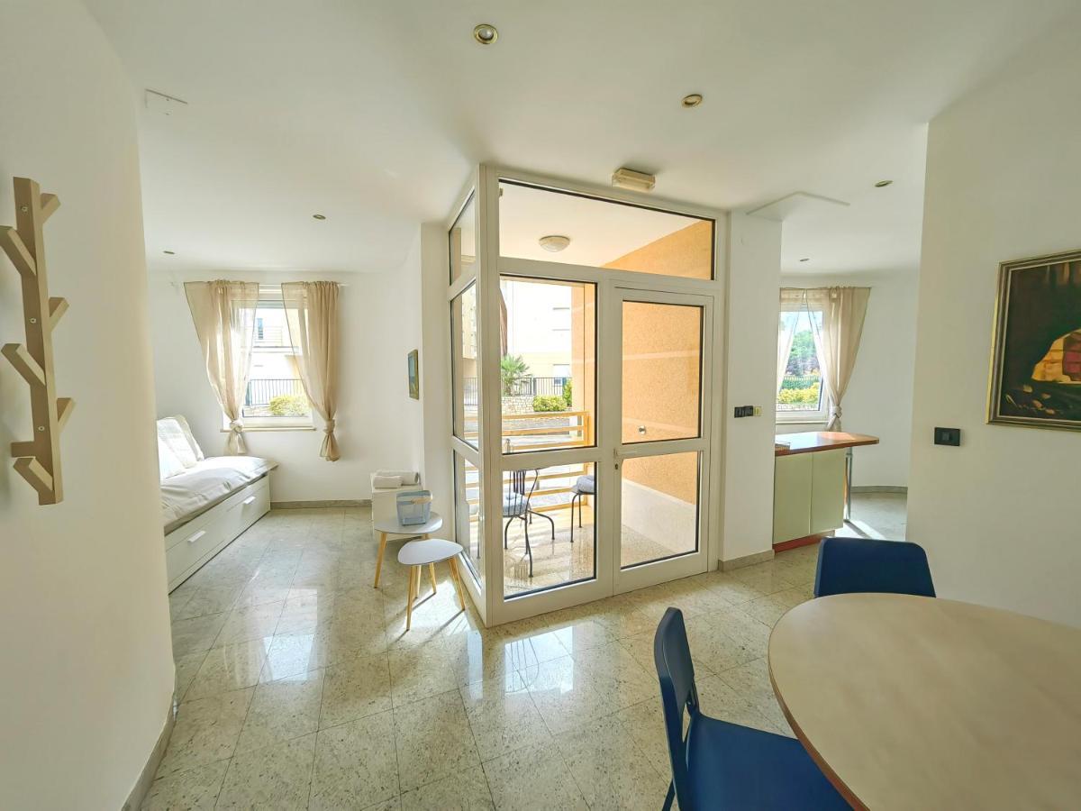 Sea View Apartment & Studio Apartment Bruno Umag Bagian luar foto