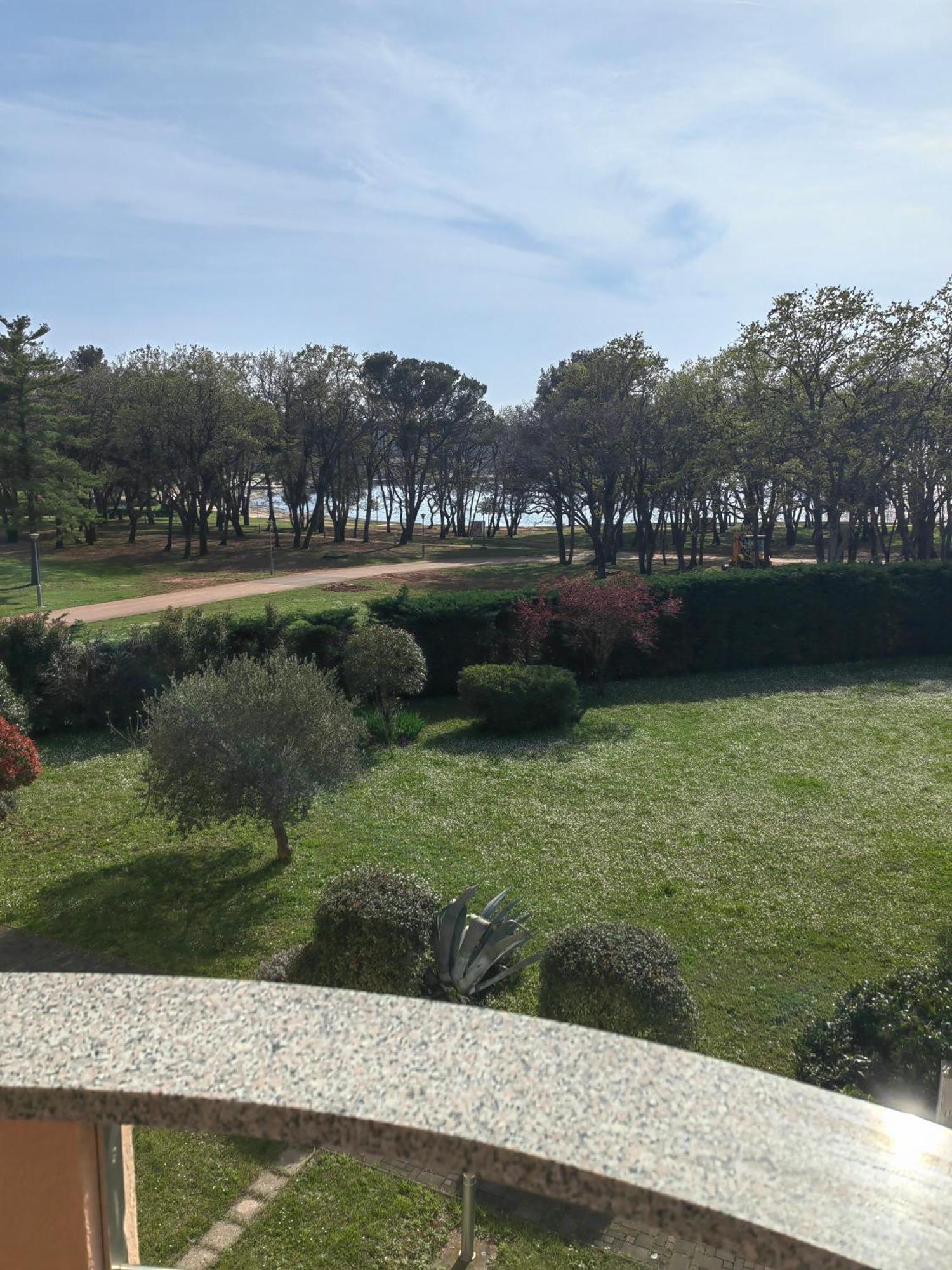 Sea View Apartment & Studio Apartment Bruno Umag Bagian luar foto